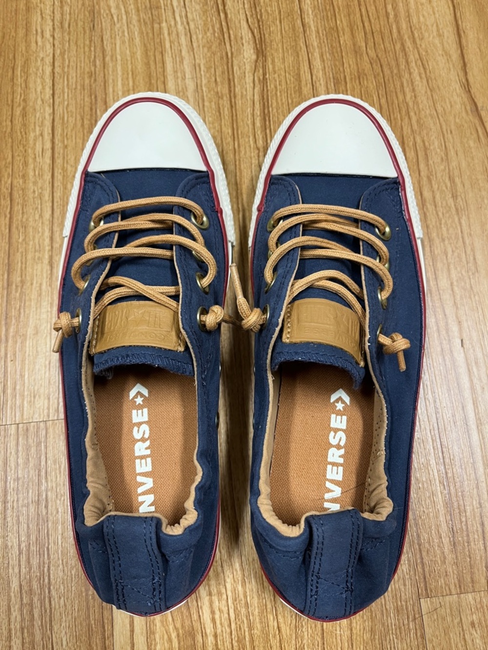 Converse Navy Canvas Low Top Sneakers Women’s 7.5 Shoreline NWOT